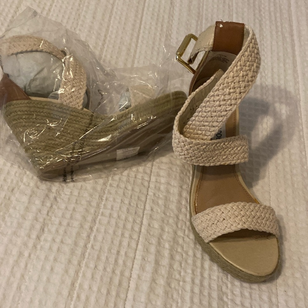 Steve Madden size 7. New.